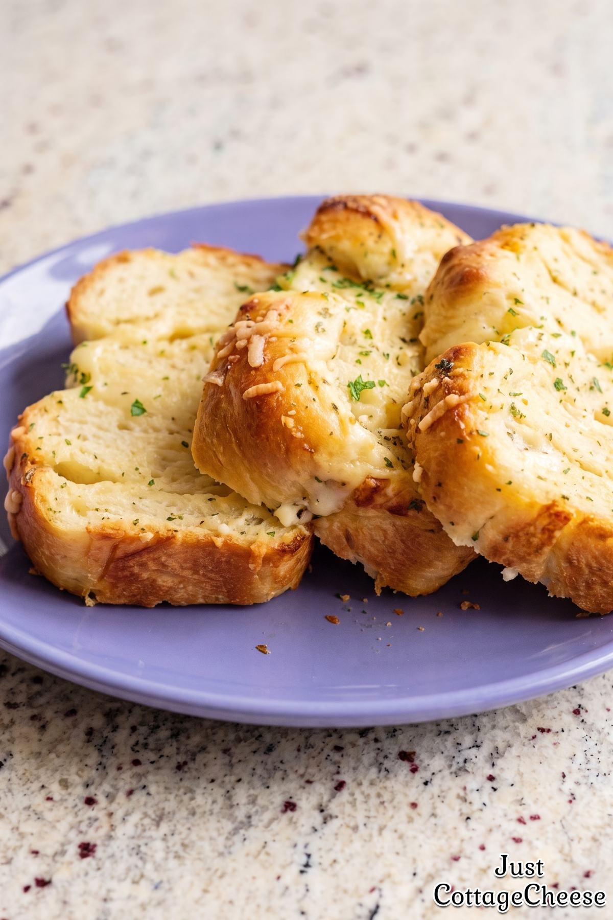 Golden garlic cheese bread