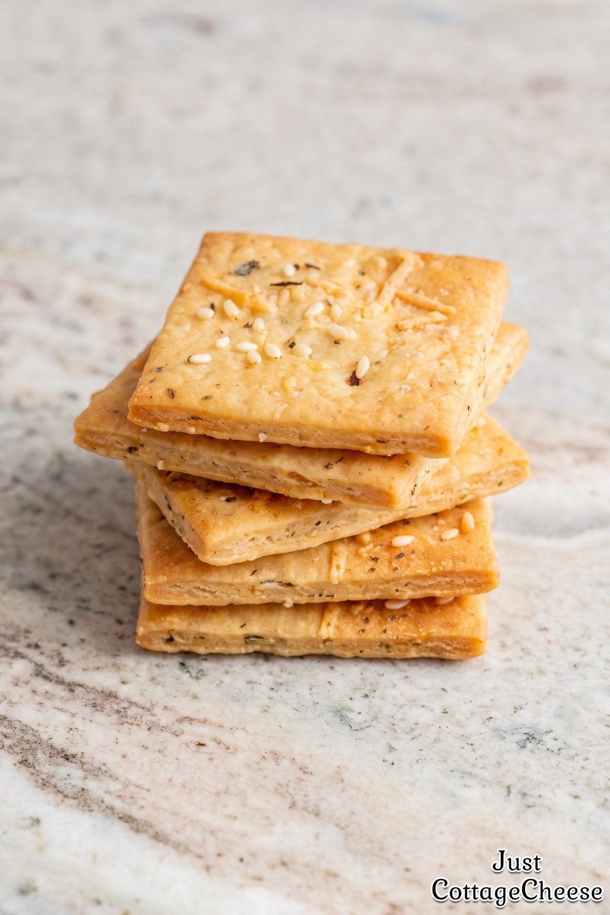 Crunchy herb protein crackers