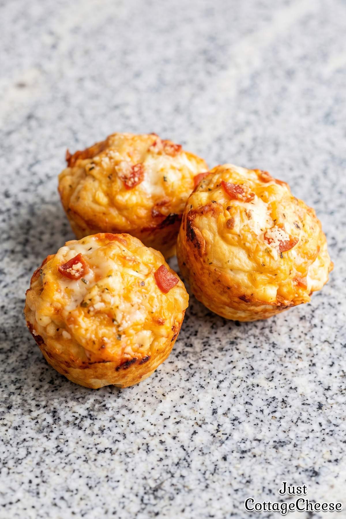 Baked cottage cheese pizza bites