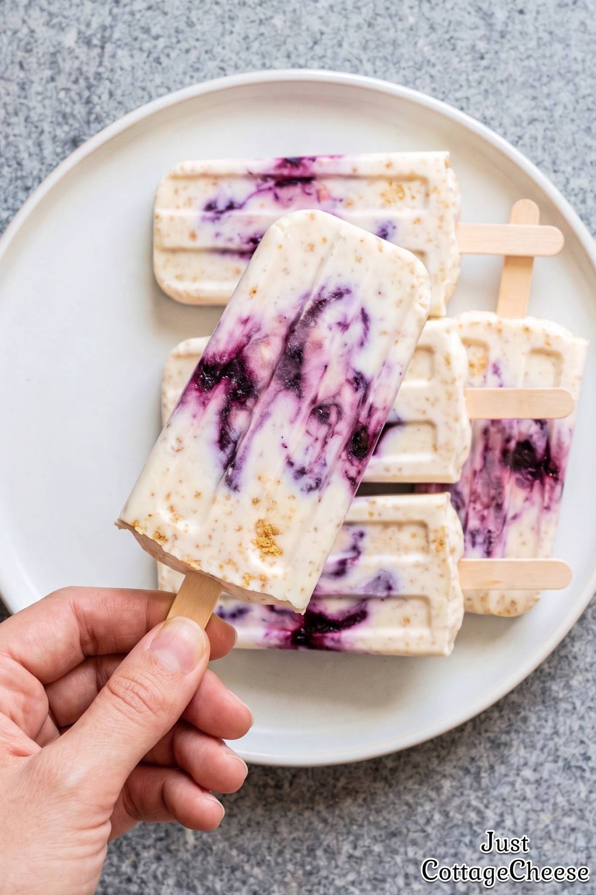 Easy homemade blueberry cheesecake pops