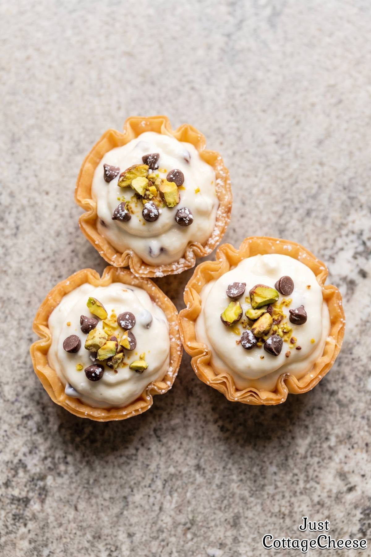 Light protein cannoli cups snack