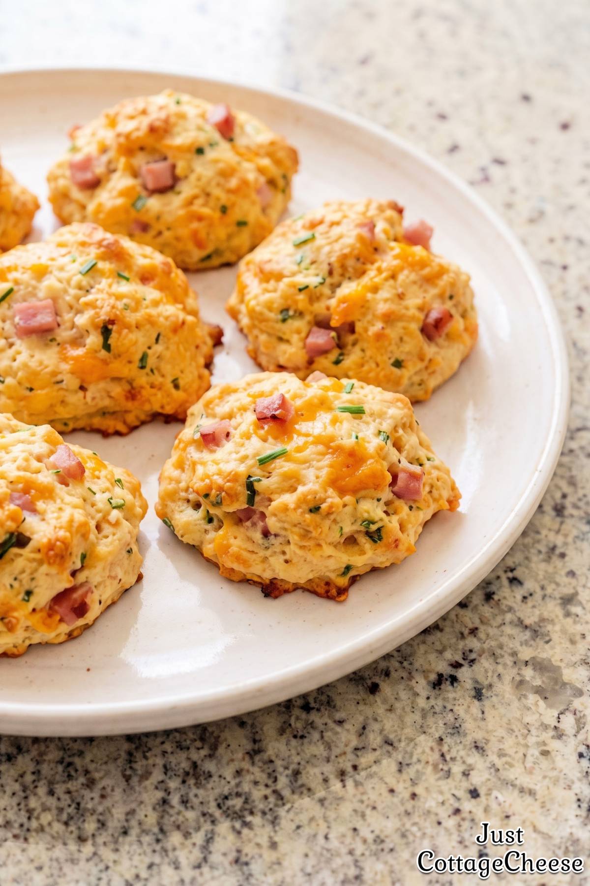 Cheesy ham and cottage cheese biscuits