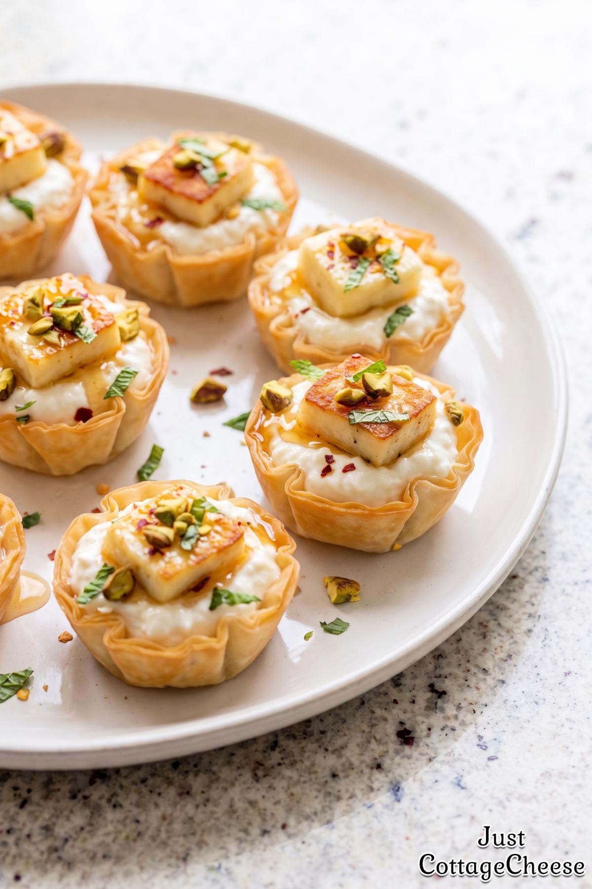 Golden halloumi cups with cottage cheese