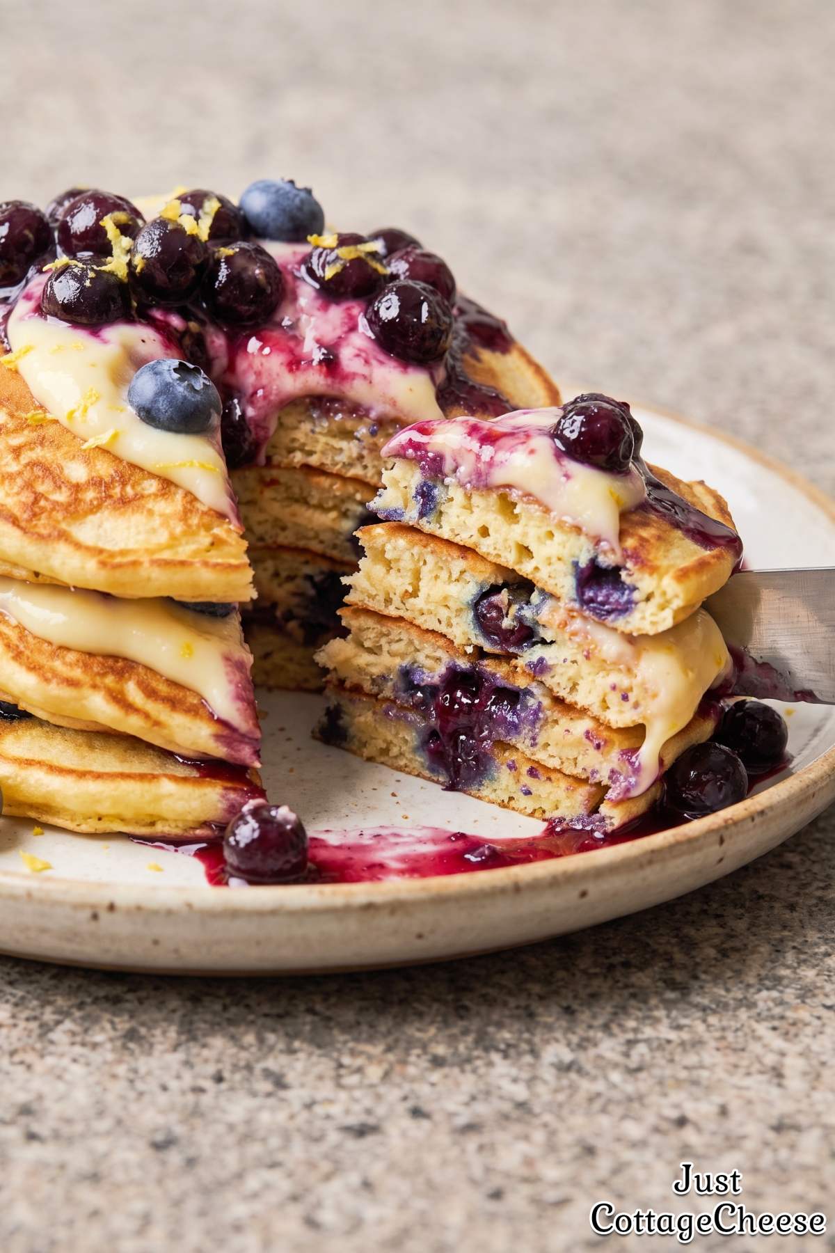 Protein blueberry pancakes with lemon