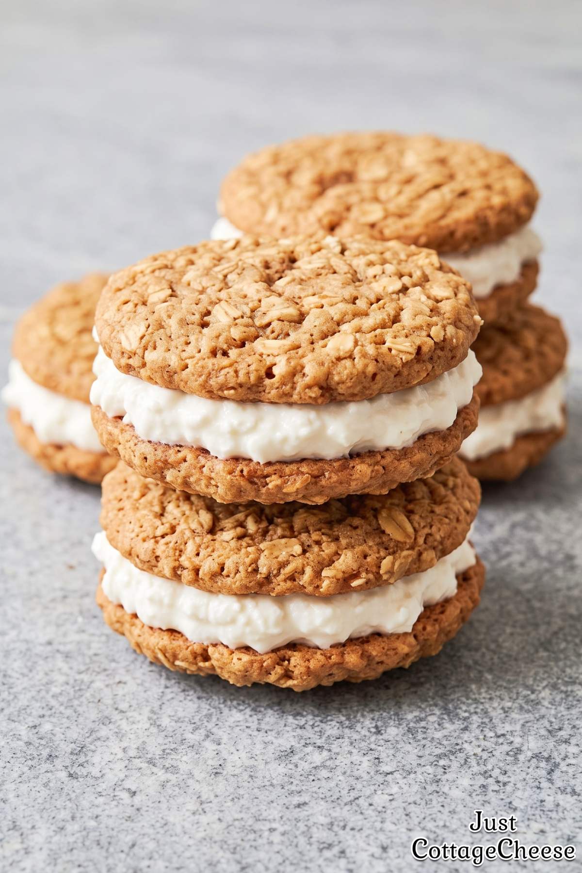 Protein oatmeal cream pie with filling