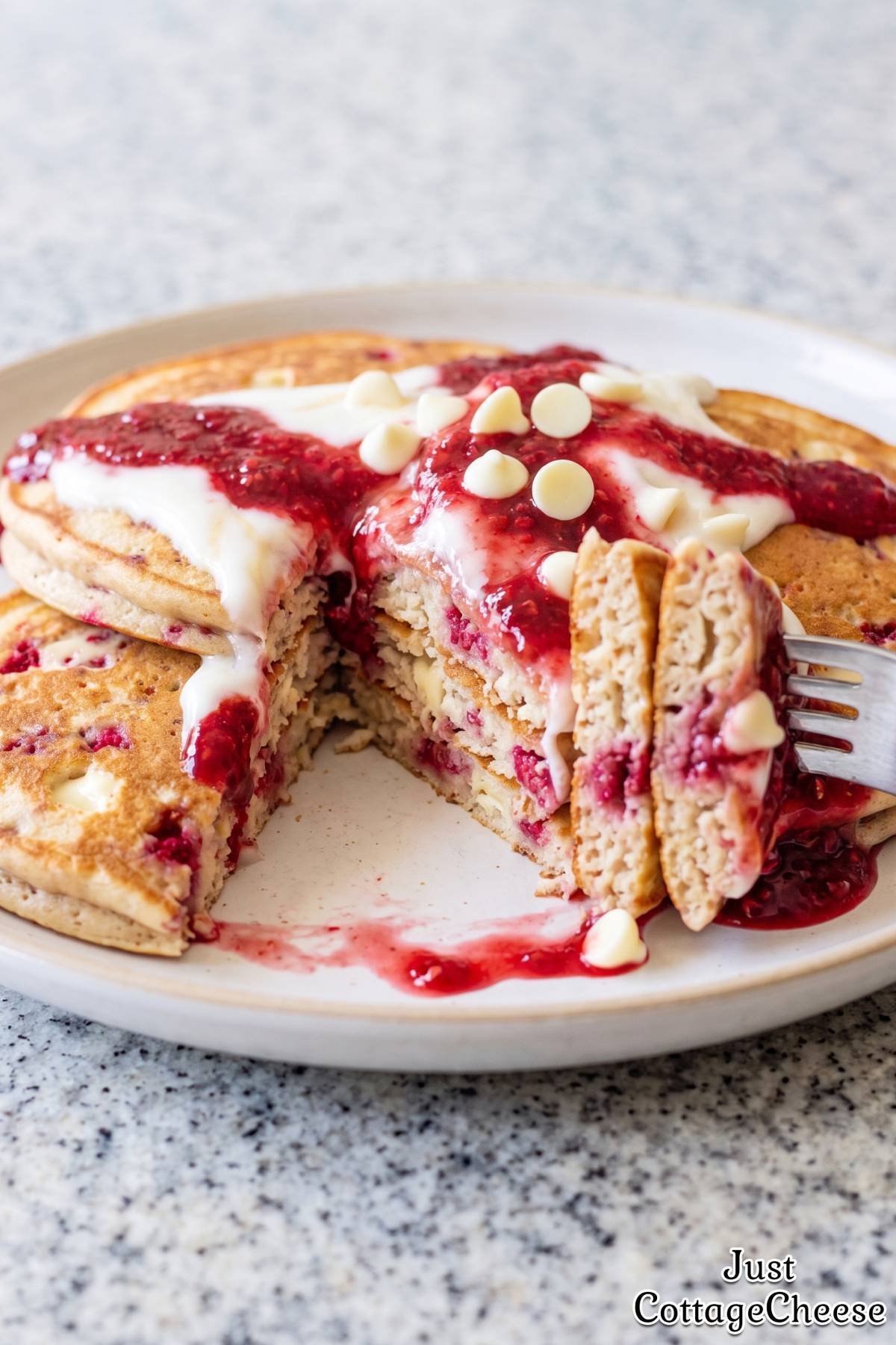 Cottage cheese pancakes with raspberries